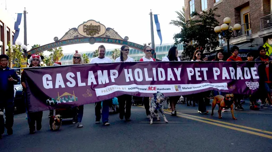 Gaslamp Holiday Pet Parade